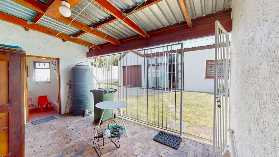4 Bedroom Property for Sale in Strand North Western Cape